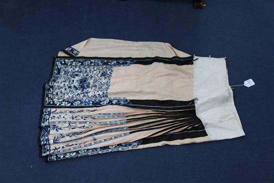 A Chinese embroidered silk skirt, early 20th century,